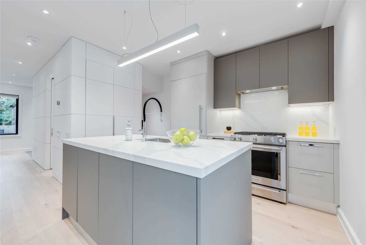 218 Woburn Ave 218 Woburn Ave Toronto