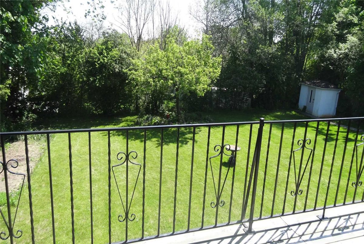 23 Michigan Dr 23 Michigan Dr Toronto