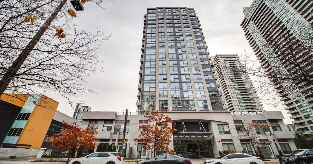 806-35 Hollywood Ave Toronto