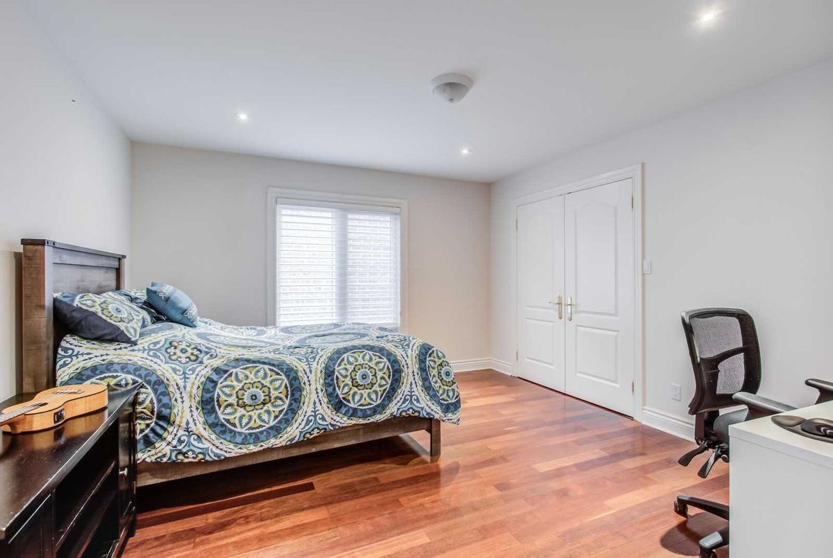 286 Kingsdale Ave 286 Kingsdale Ave Toronto
