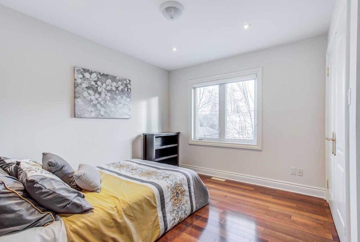 286 Kingsdale Ave 286 Kingsdale Ave Toronto