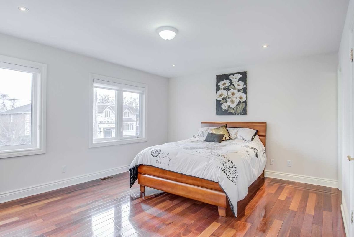 286 Kingsdale Ave 286 Kingsdale Ave Toronto