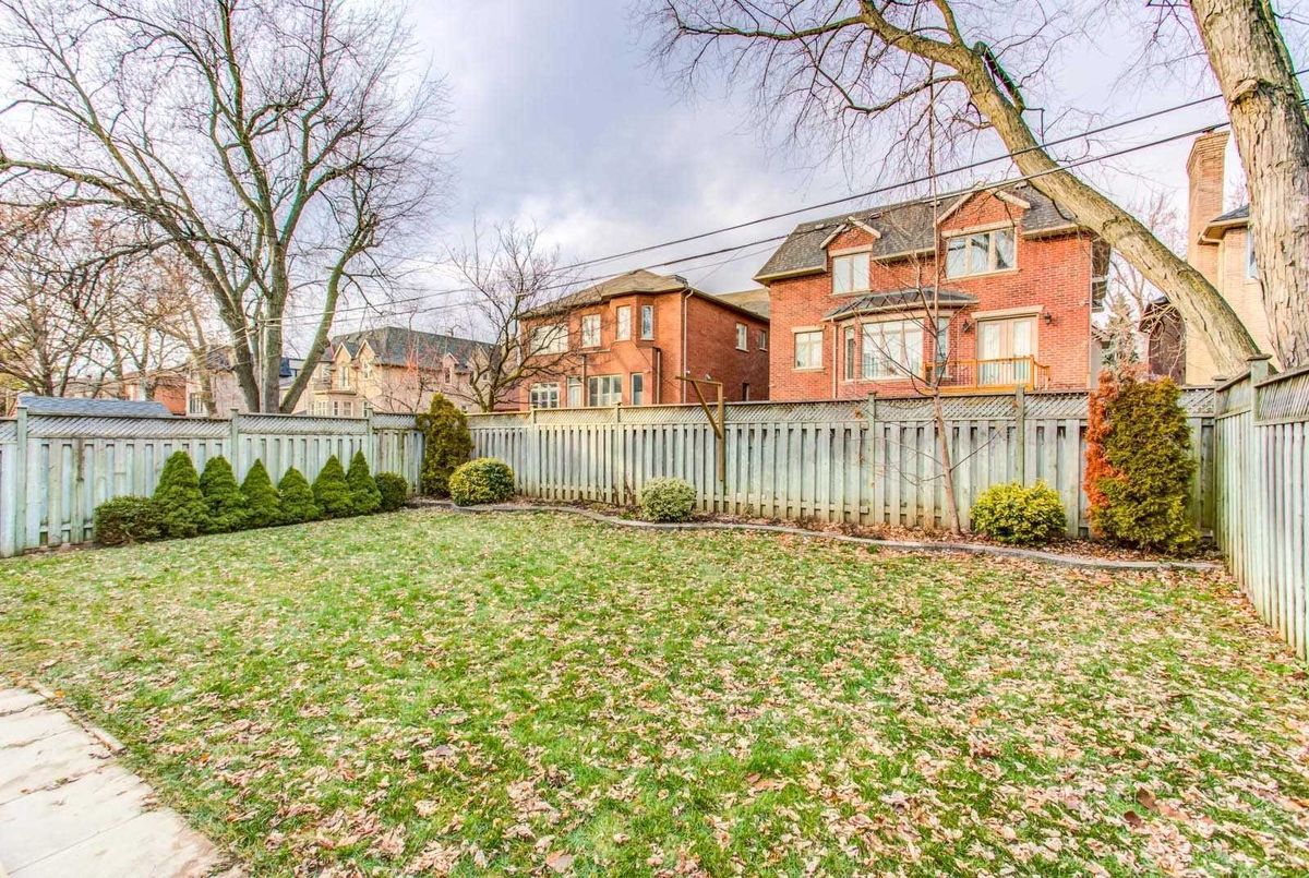 286 Kingsdale Ave 286 Kingsdale Ave Toronto