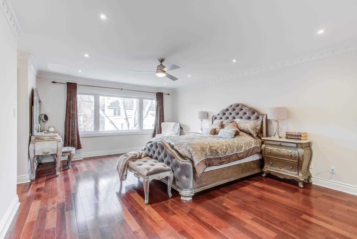 286 Kingsdale Ave 286 Kingsdale Ave Toronto