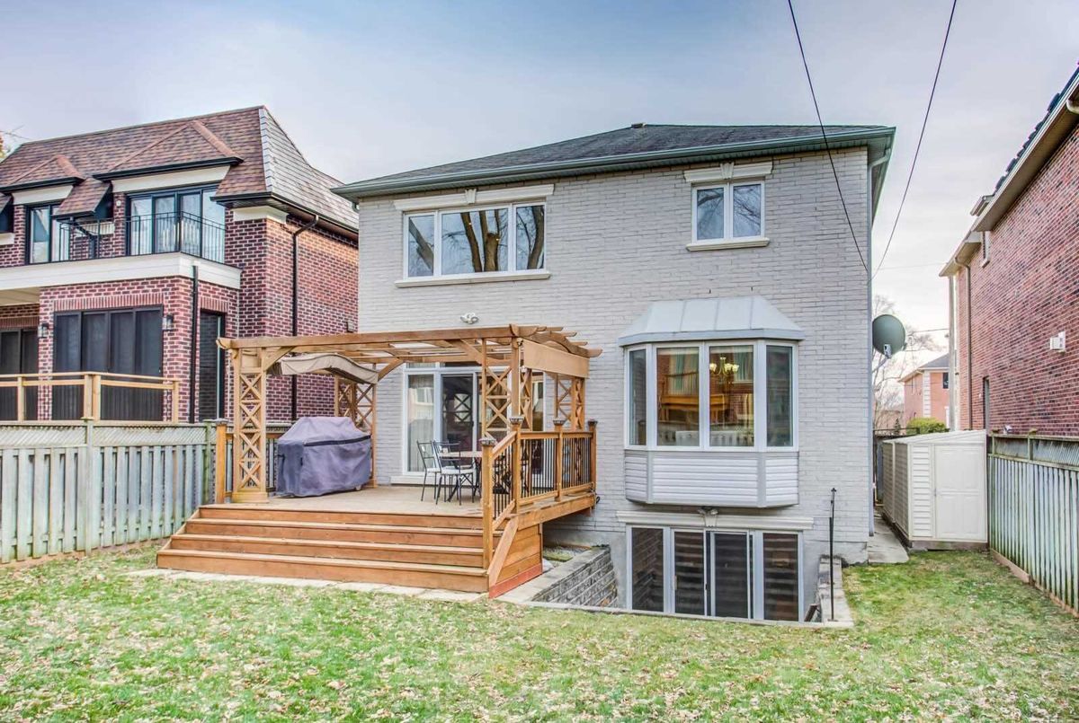 286 Kingsdale Ave 286 Kingsdale Ave Toronto