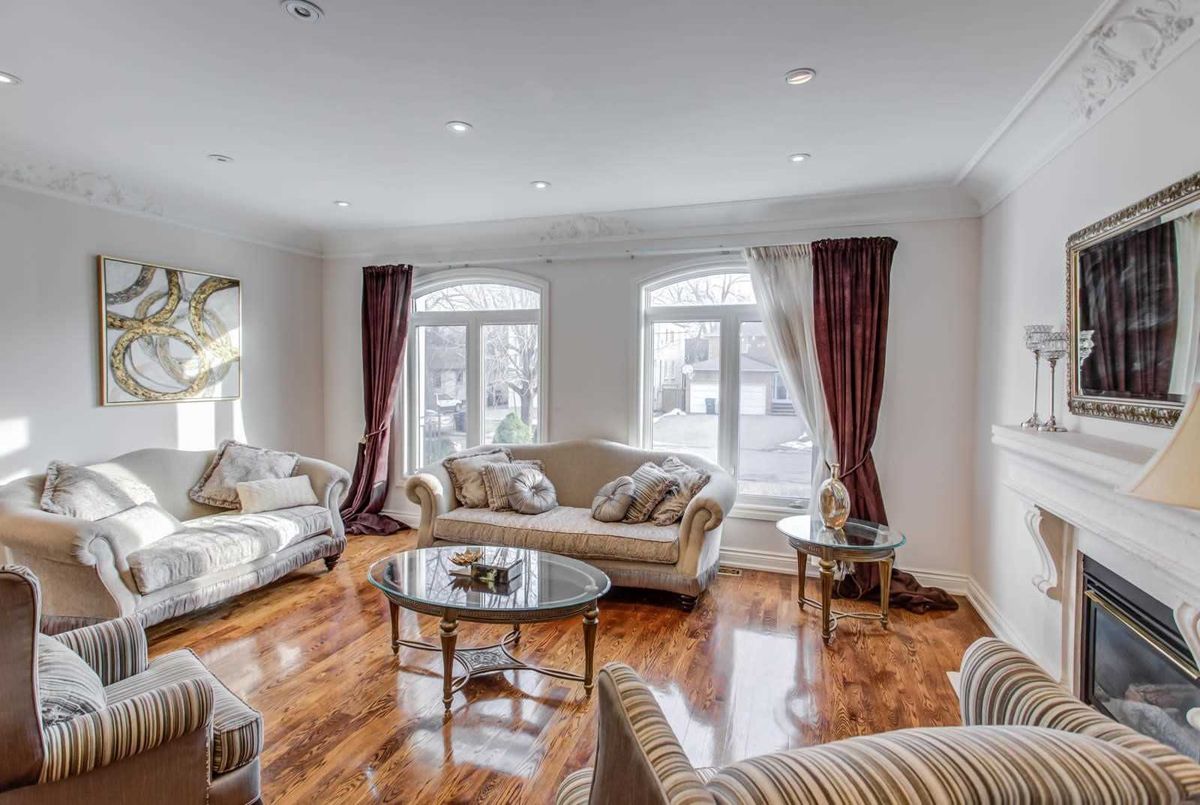 286 Kingsdale Ave 286 Kingsdale Ave Toronto