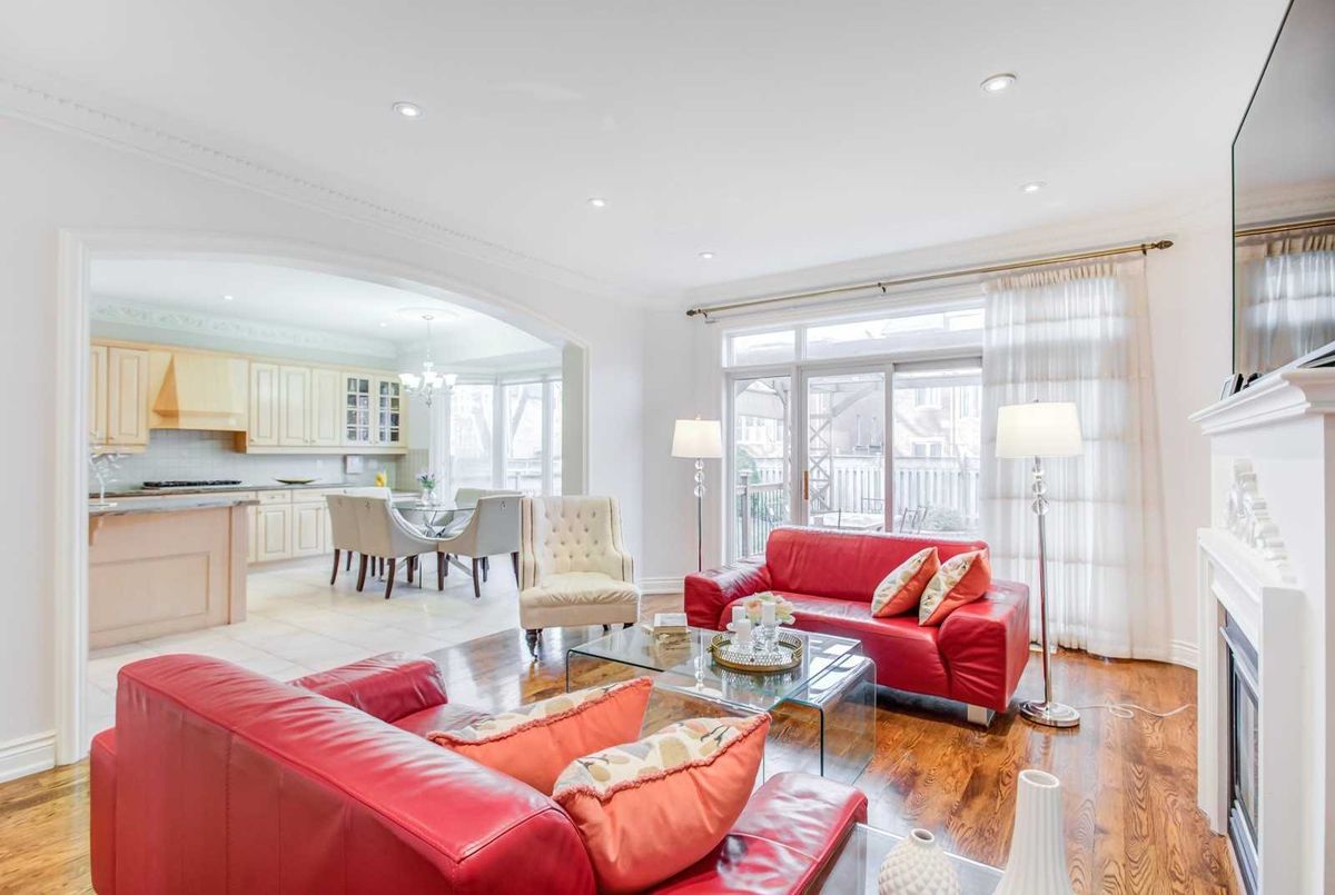 286 Kingsdale Ave 286 Kingsdale Ave Toronto