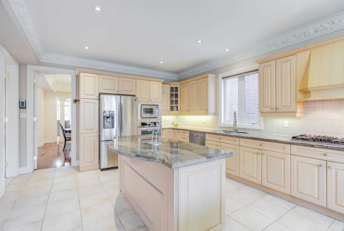286 Kingsdale Ave 286 Kingsdale Ave Toronto