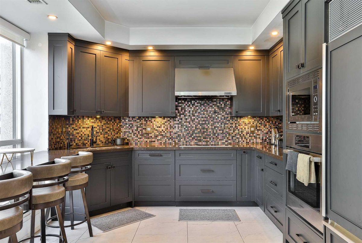 1007-10 Bellair St 1007-10 Bellair St Toronto