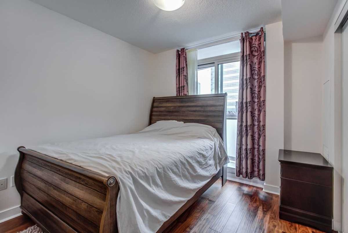 809-5740 Yonge St 809-5740 Yonge St Toronto