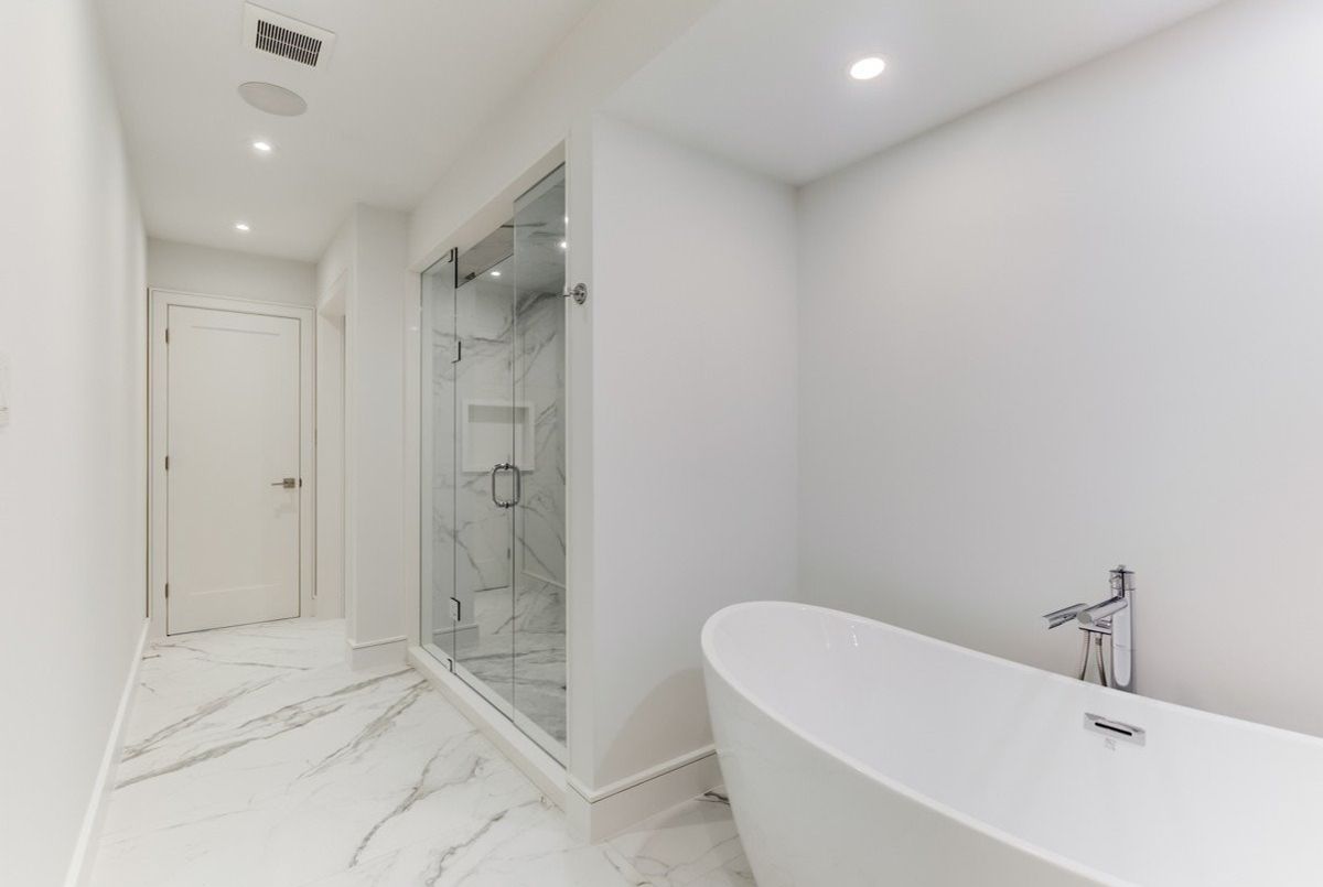 180 Cedric Ave 180 Cedric Ave Toronto