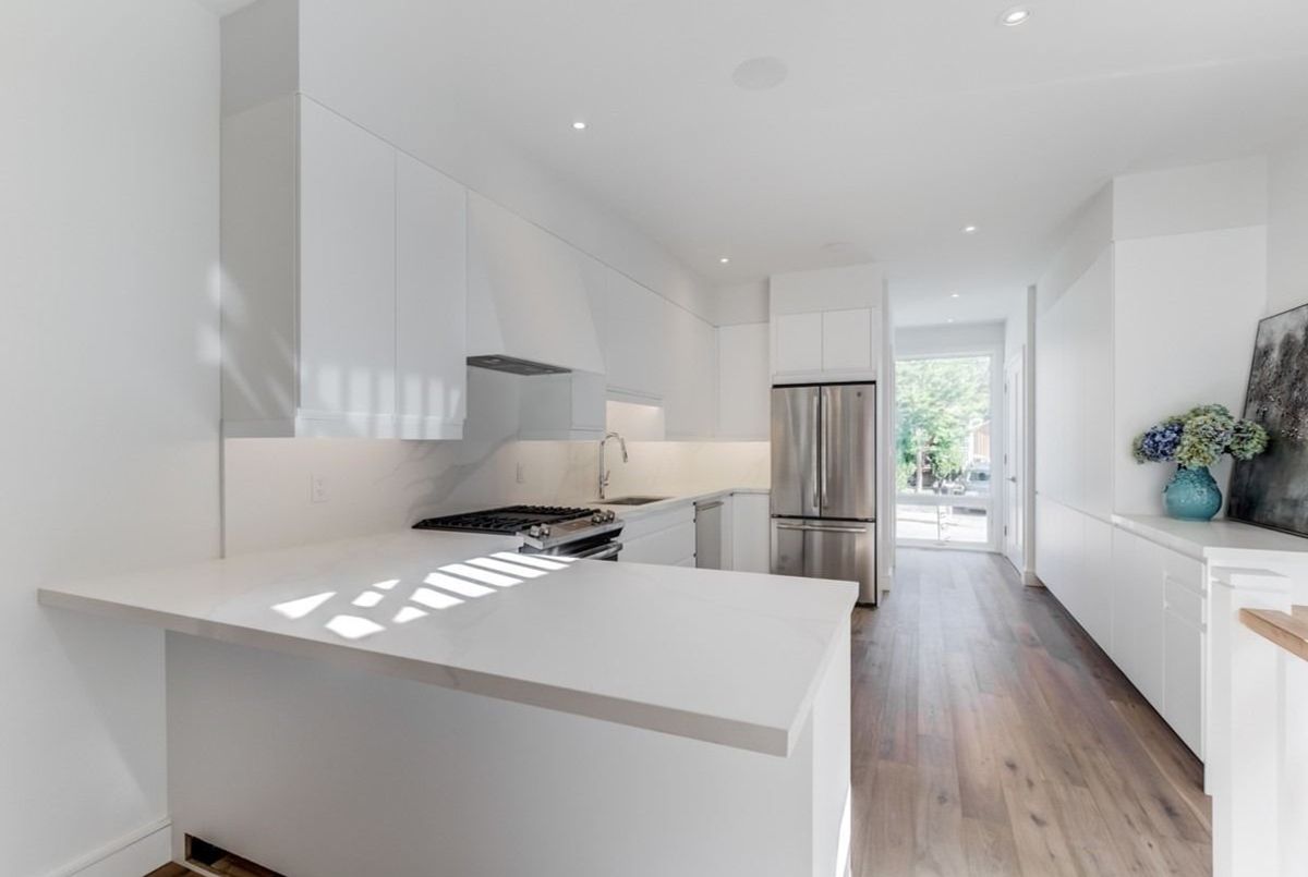180 Cedric Ave 180 Cedric Ave Toronto