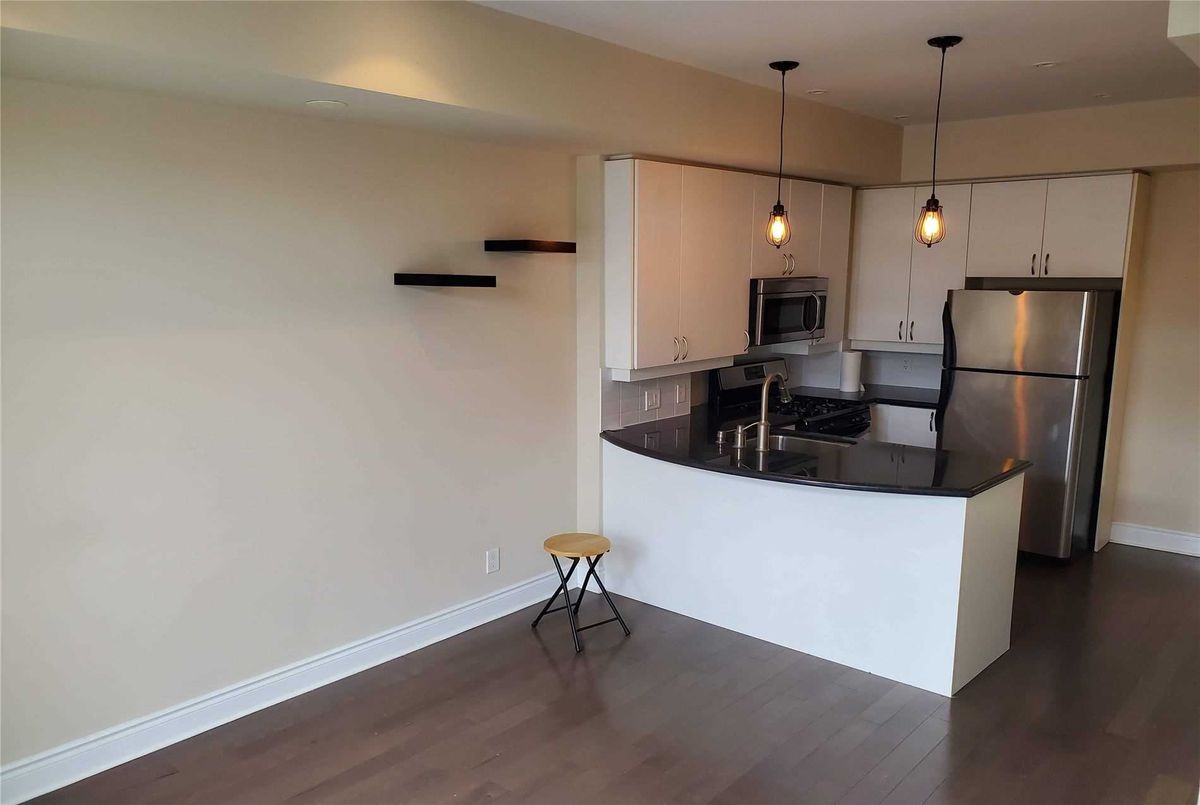 Th15-70 Carr St Th15-70 Carr St Toronto