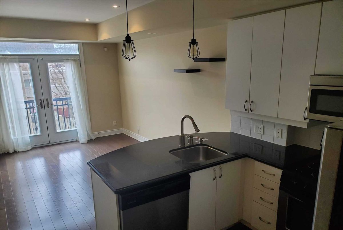Th15-70 Carr St Th15-70 Carr St Toronto