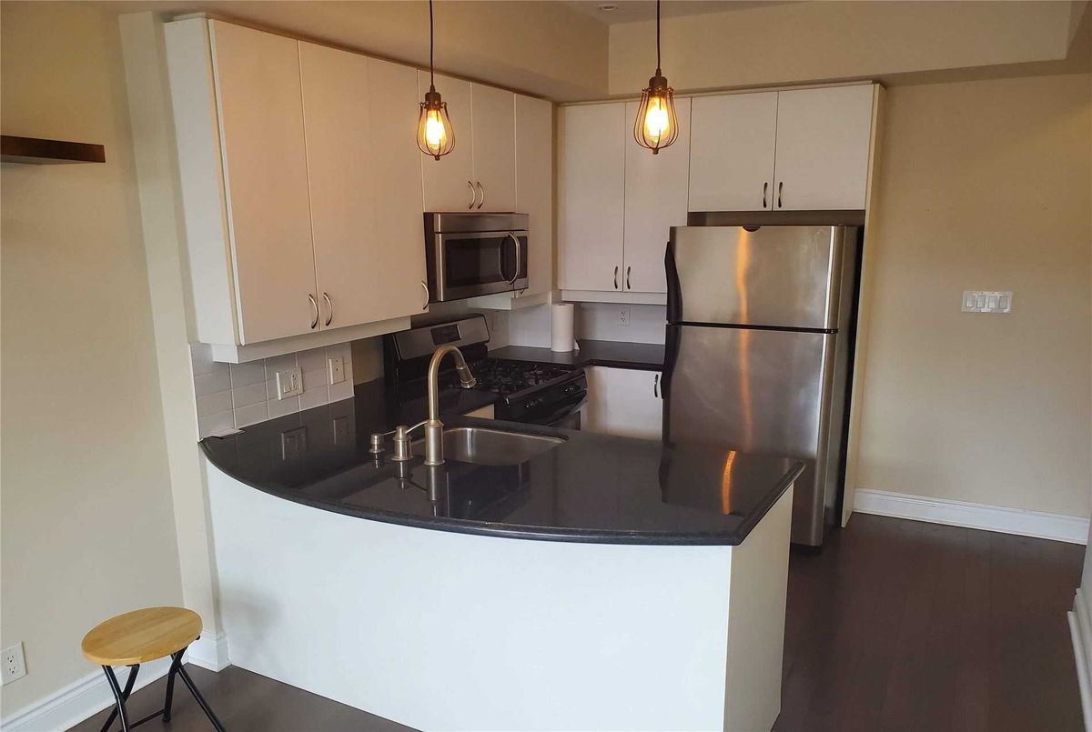 Th15-70 Carr St Th15-70 Carr St Toronto