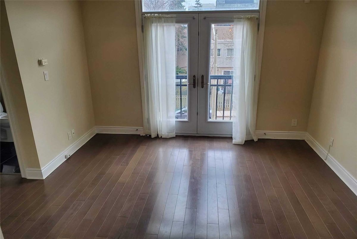 Th15-70 Carr St Th15-70 Carr St Toronto