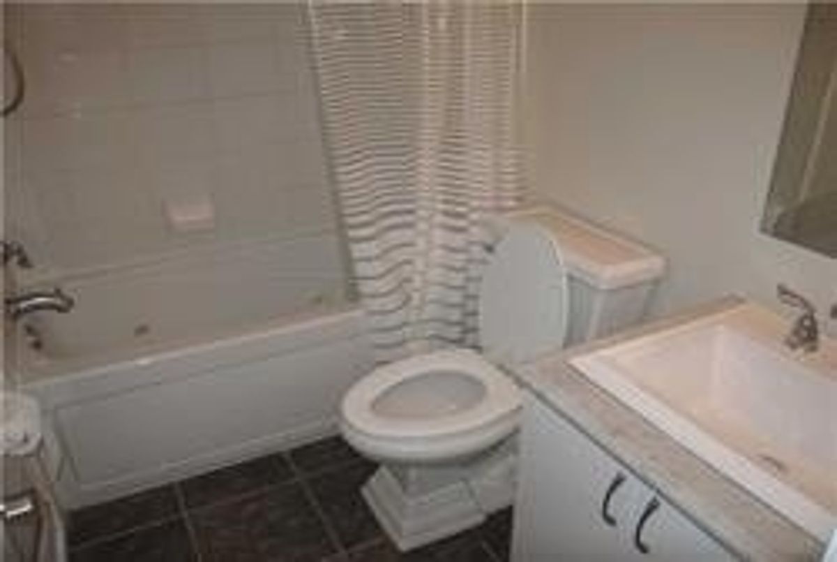 Th15-70 Carr St Th15-70 Carr St Toronto