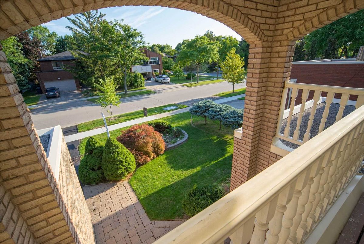36 Garnier Crt 36 Garnier Crt Toronto