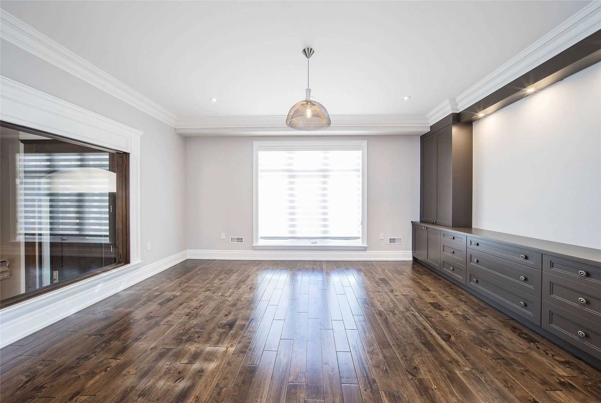 18 Greenview Ave 18 Greenview Ave Toronto