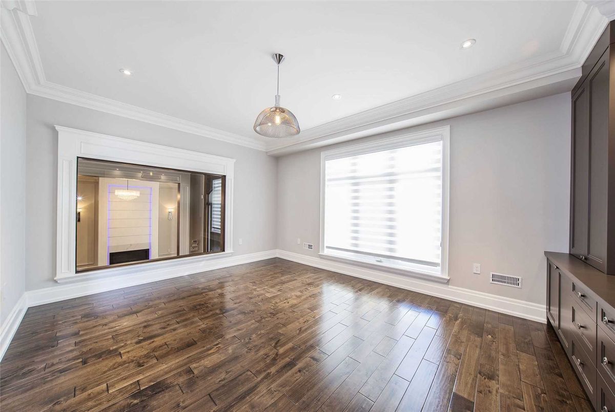 18 Greenview Ave 18 Greenview Ave Toronto