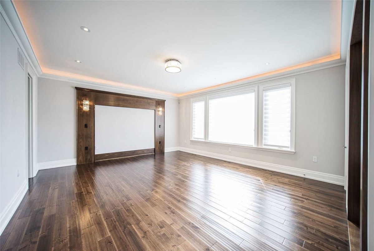 18 Greenview Ave 18 Greenview Ave Toronto