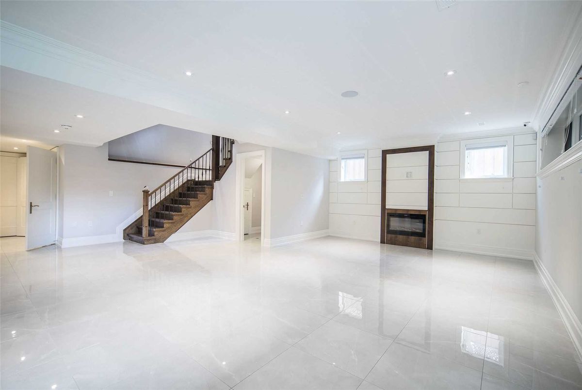 18 Greenview Ave 18 Greenview Ave Toronto