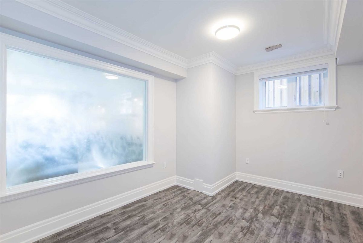 18 Greenview Ave 18 Greenview Ave Toronto