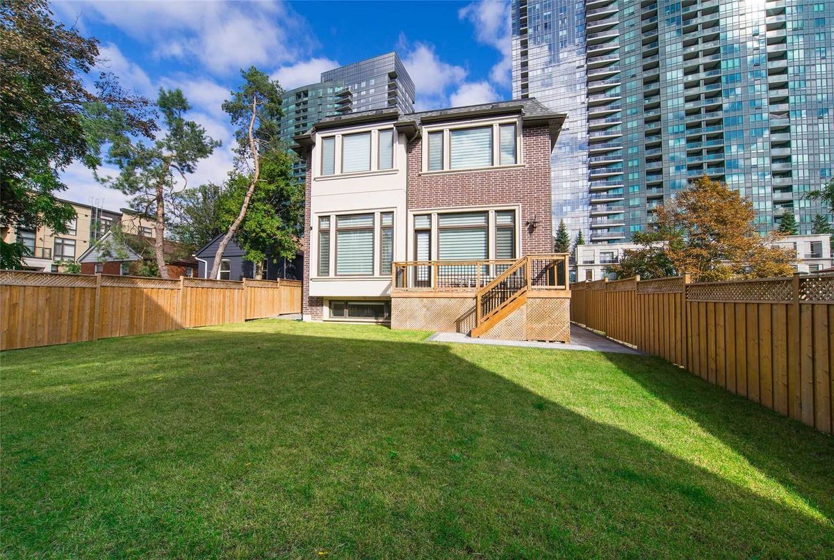 18 Greenview Ave 18 Greenview Ave Toronto