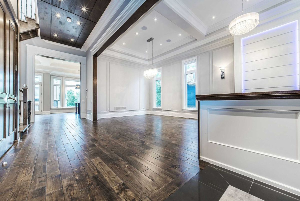 18 Greenview Ave 18 Greenview Ave Toronto