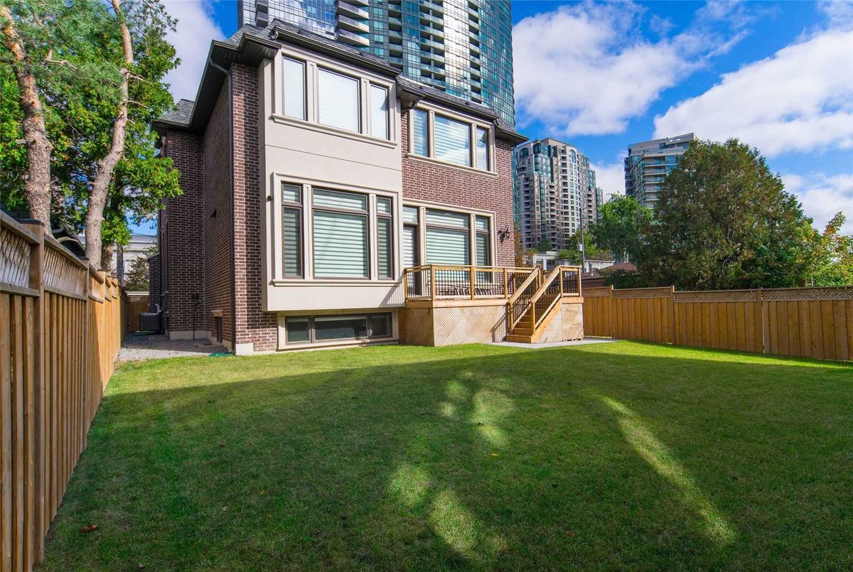 18 Greenview Ave 18 Greenview Ave Toronto