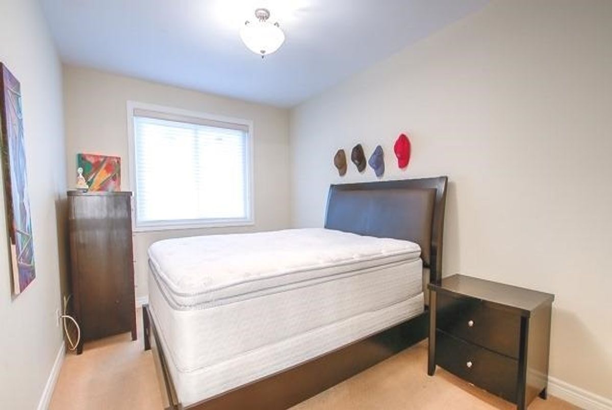 11 Donnalyn Dr 11 Donnalyn Dr Toronto