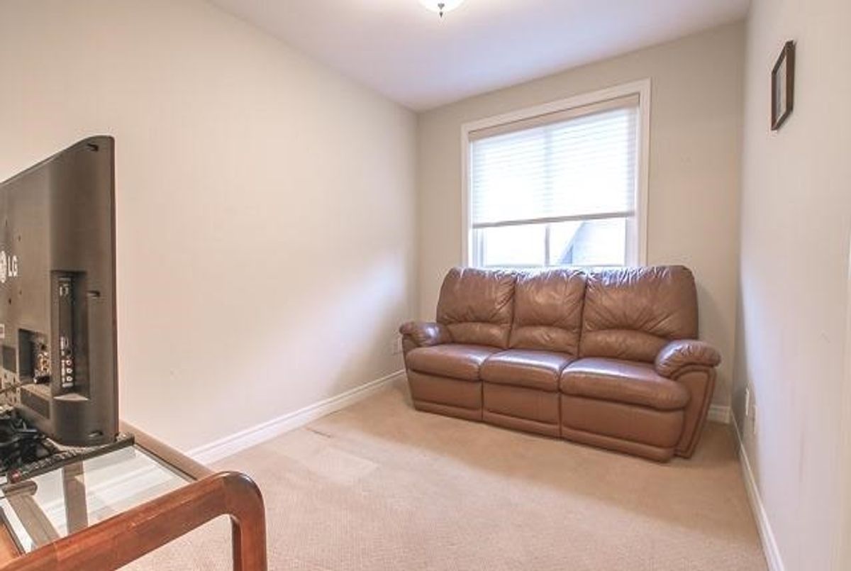 11 Donnalyn Dr 11 Donnalyn Dr Toronto