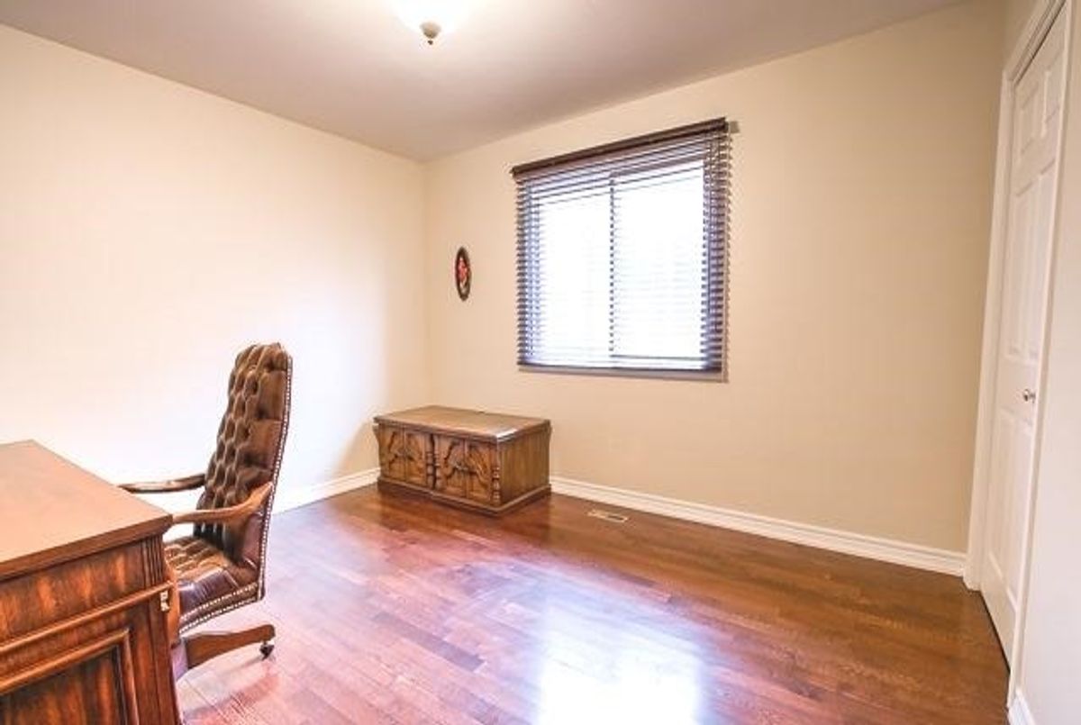 11 Donnalyn Dr 11 Donnalyn Dr Toronto
