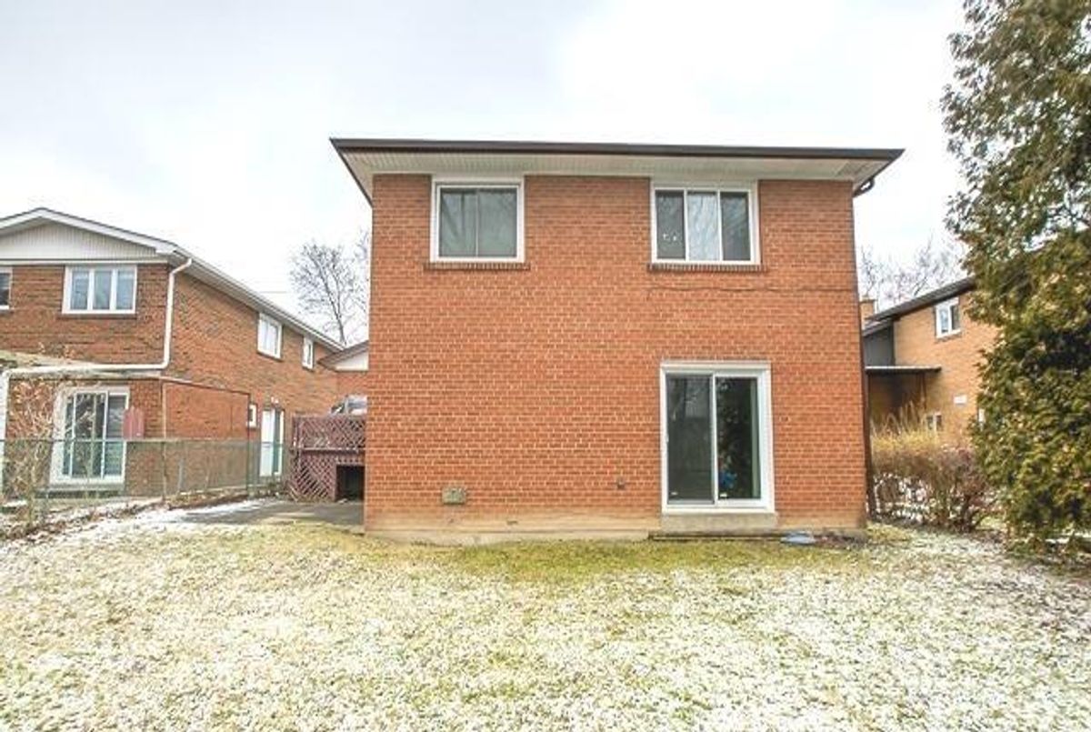 11 Donnalyn Dr 11 Donnalyn Dr Toronto