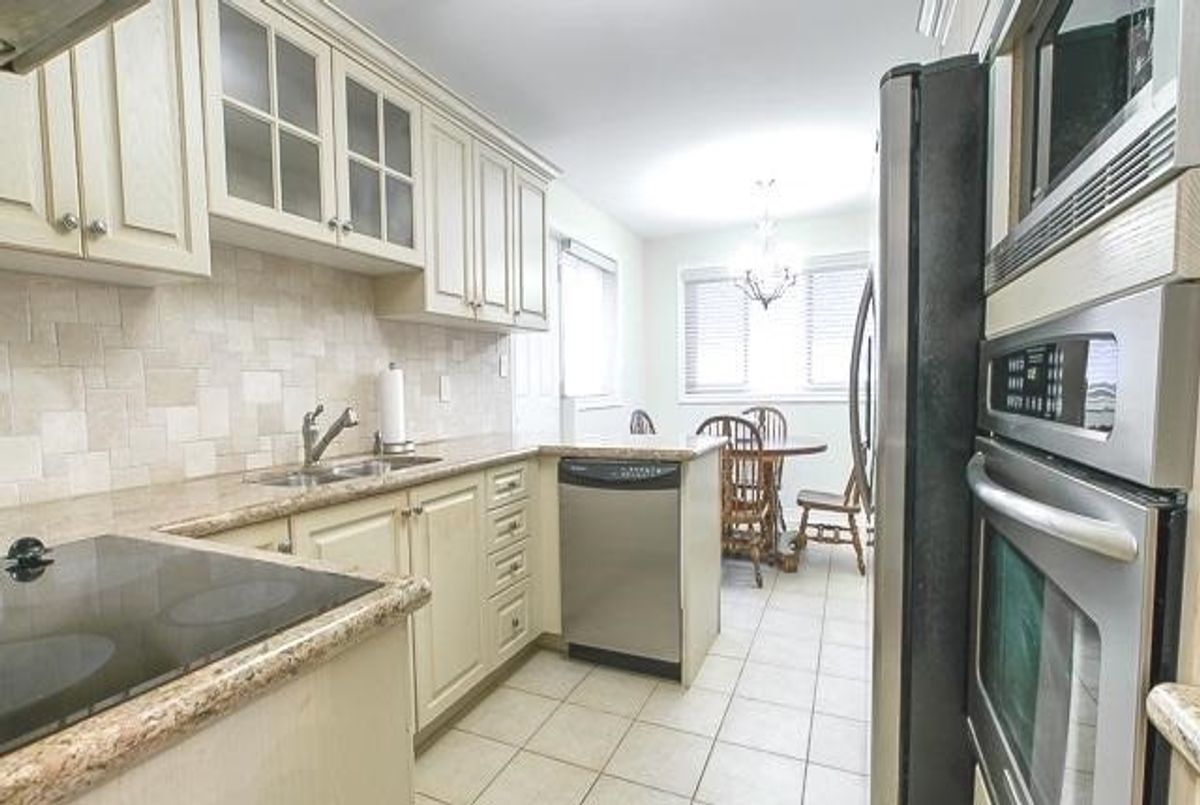 11 Donnalyn Dr 11 Donnalyn Dr Toronto