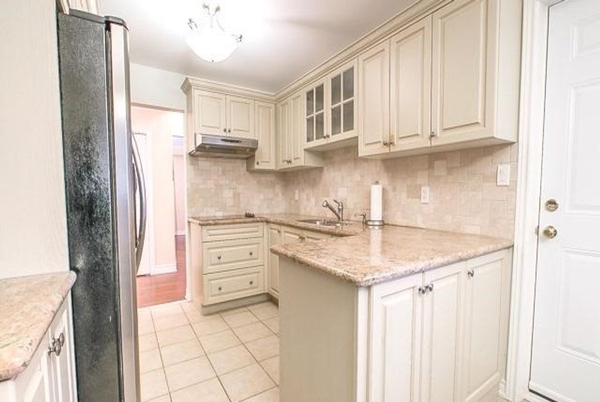11 Donnalyn Dr 11 Donnalyn Dr Toronto