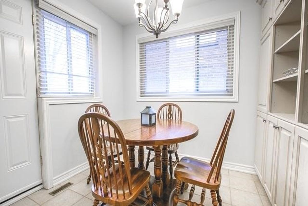 11 Donnalyn Dr 11 Donnalyn Dr Toronto