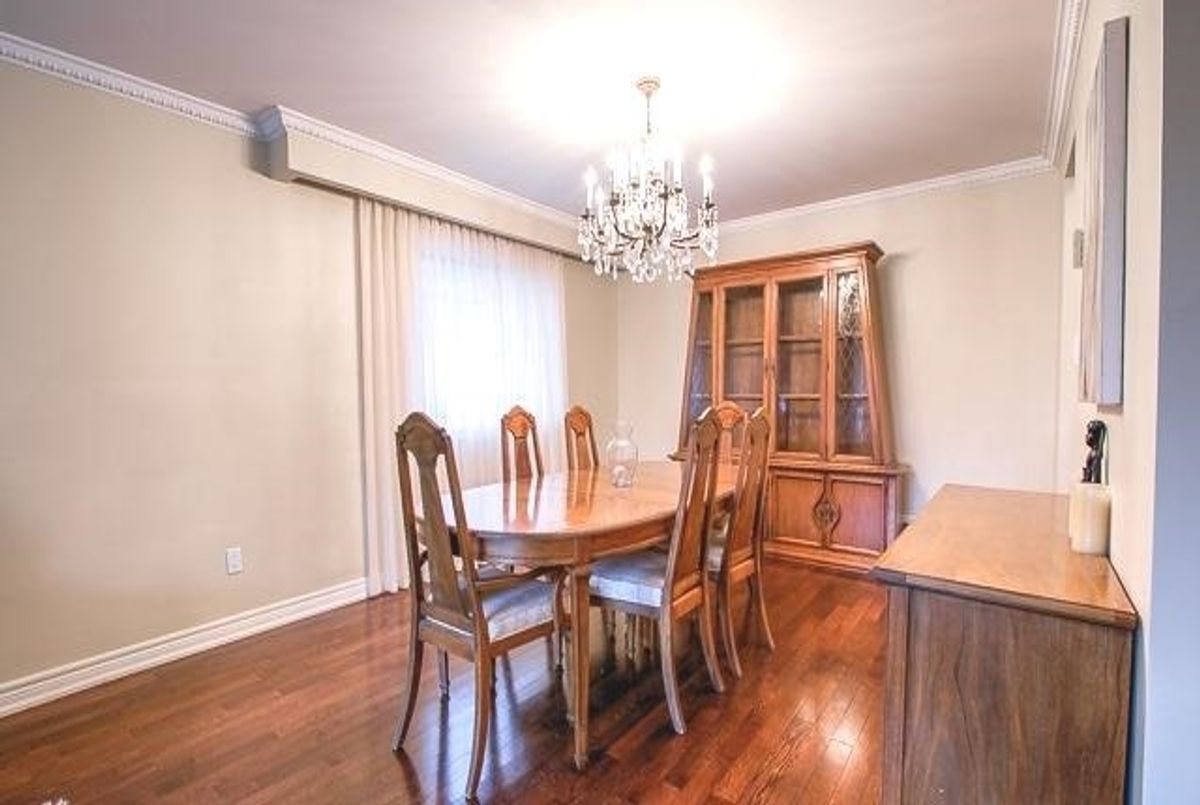 11 Donnalyn Dr 11 Donnalyn Dr Toronto