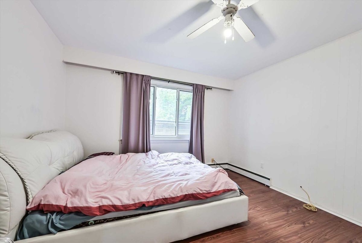 2 Bayberry Cres 2 Bayberry Cres Toronto