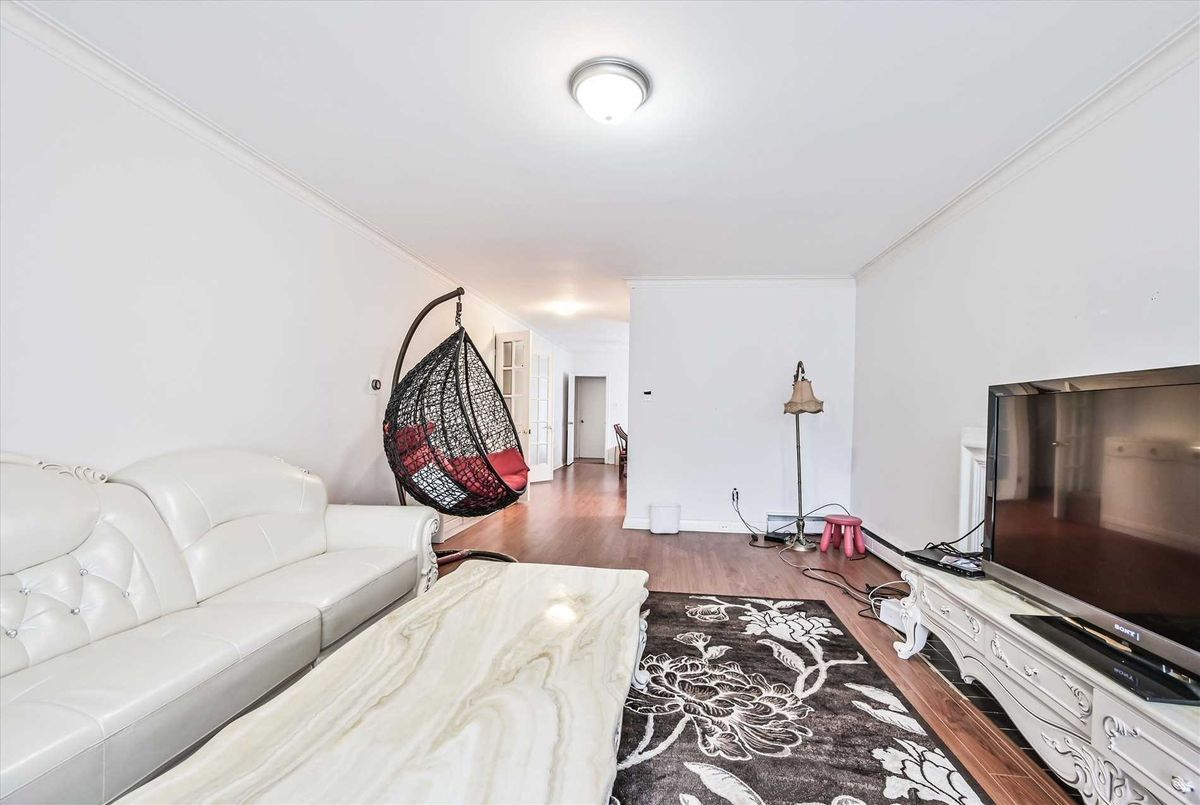 2 Bayberry Cres 2 Bayberry Cres Toronto