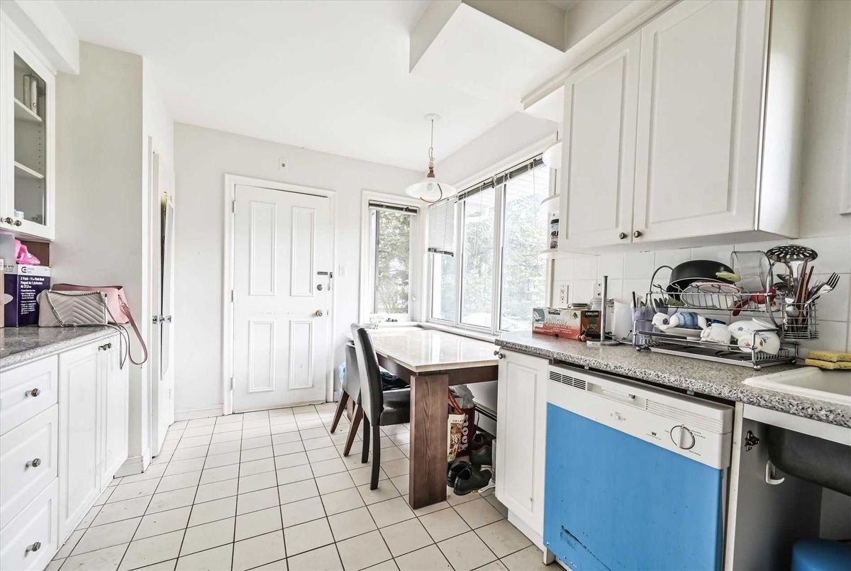2 Bayberry Cres 2 Bayberry Cres Toronto