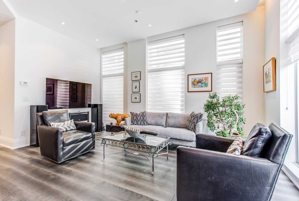 1074 Bay St 1074 Bay St Toronto