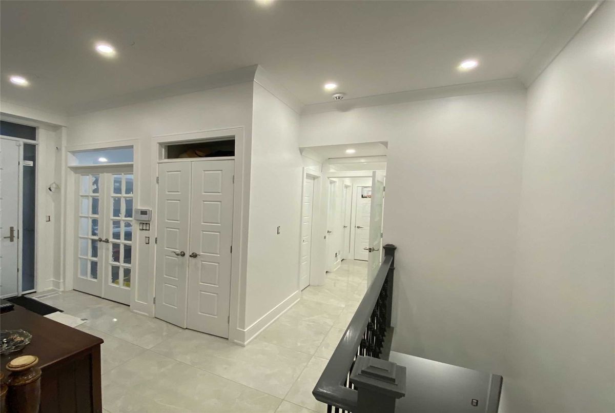 185 Cottonwood Dr 185 Cottonwood Dr Toronto