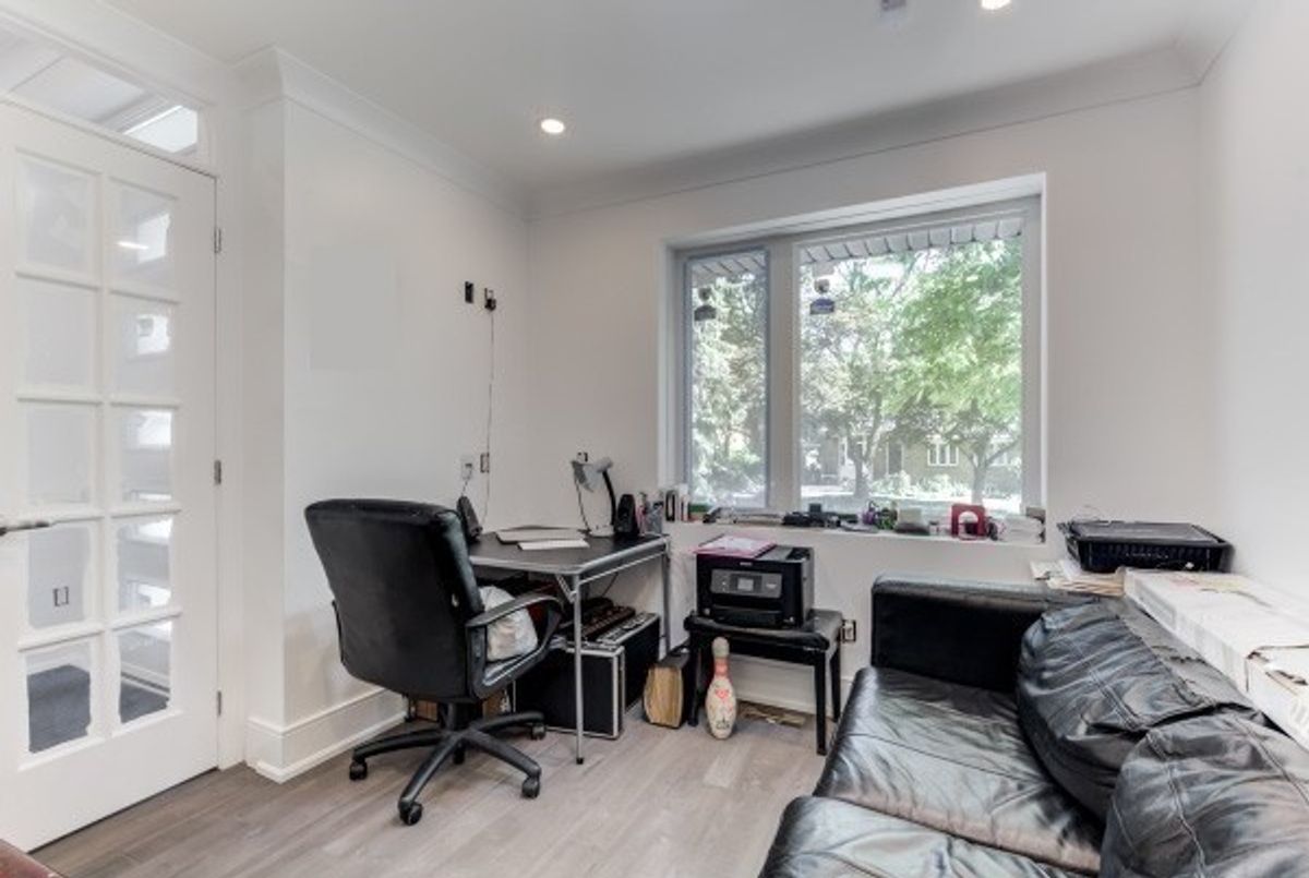 185 Cottonwood Dr 185 Cottonwood Dr Toronto