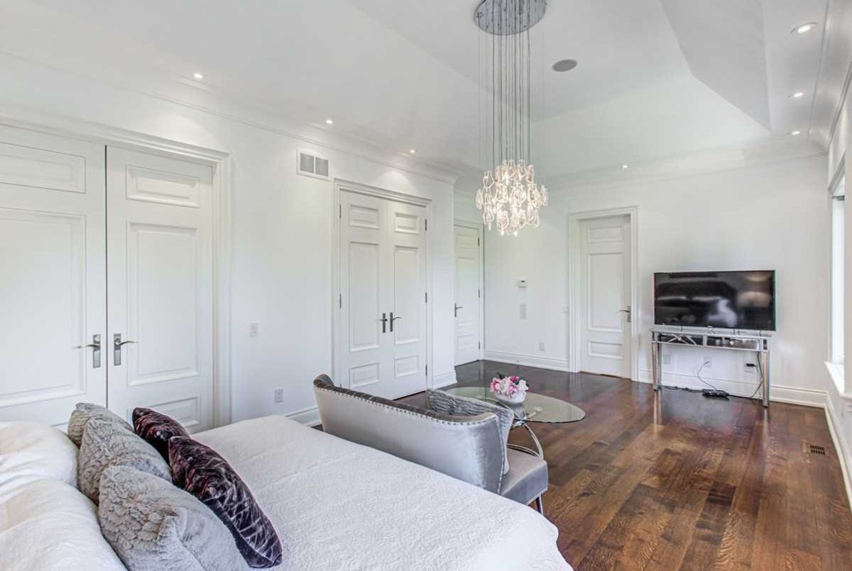 102 Harlandale Ave 102 Harlandale Ave Toronto
