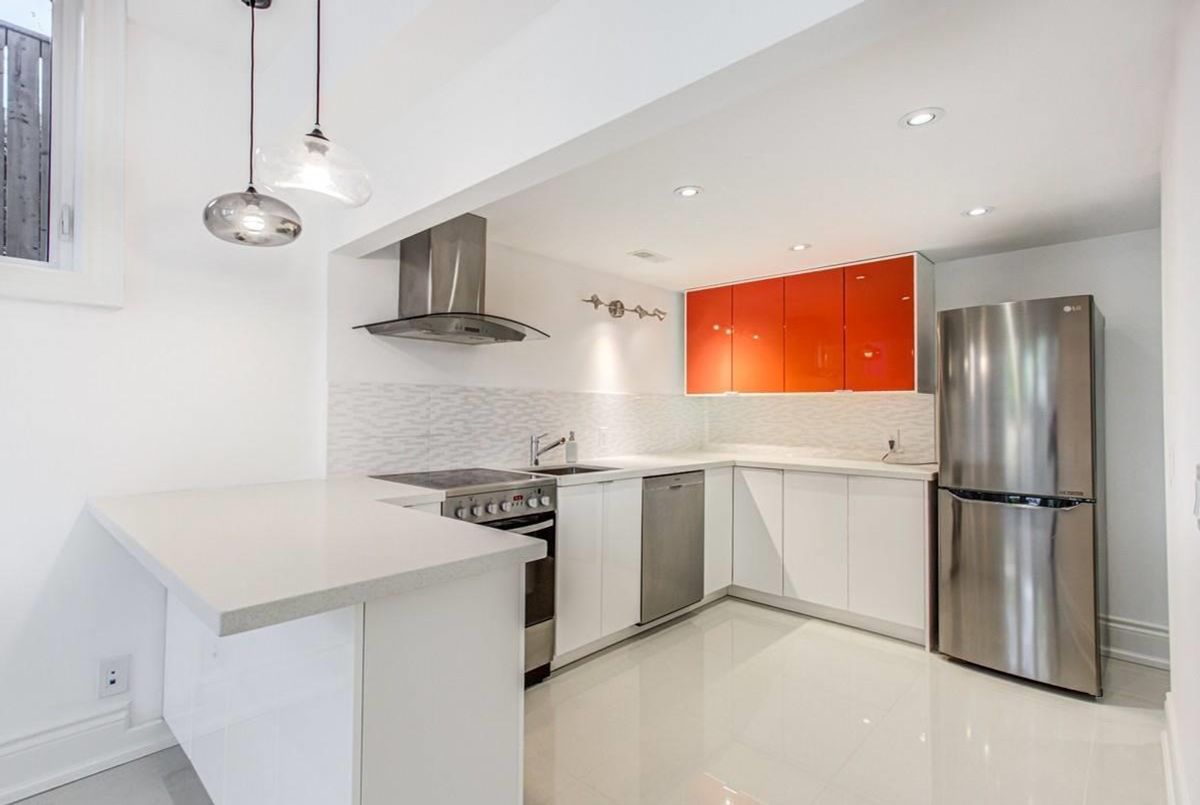 102 Harlandale Ave 102 Harlandale Ave Toronto