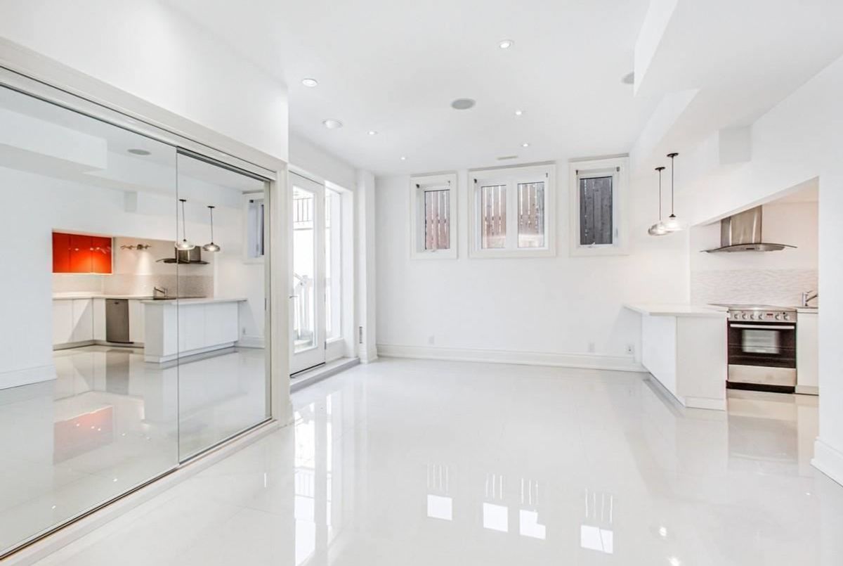 102 Harlandale Ave 102 Harlandale Ave Toronto