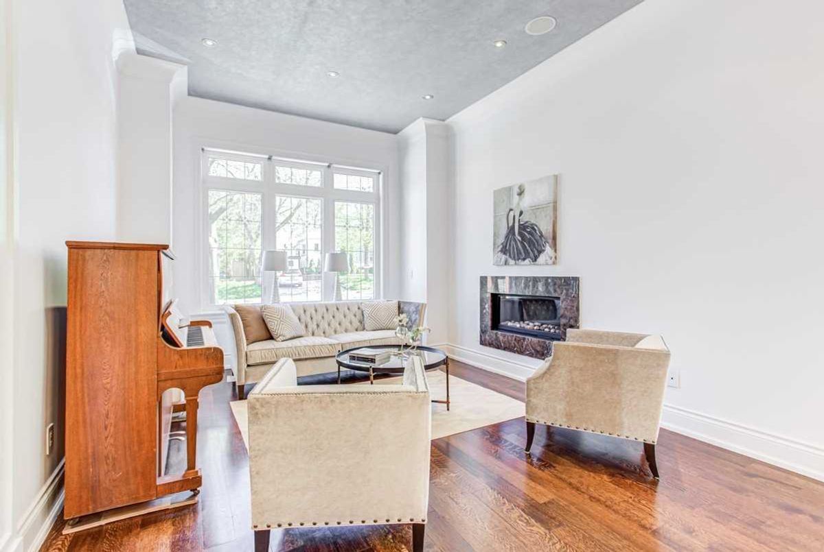 102 Harlandale Ave 102 Harlandale Ave Toronto