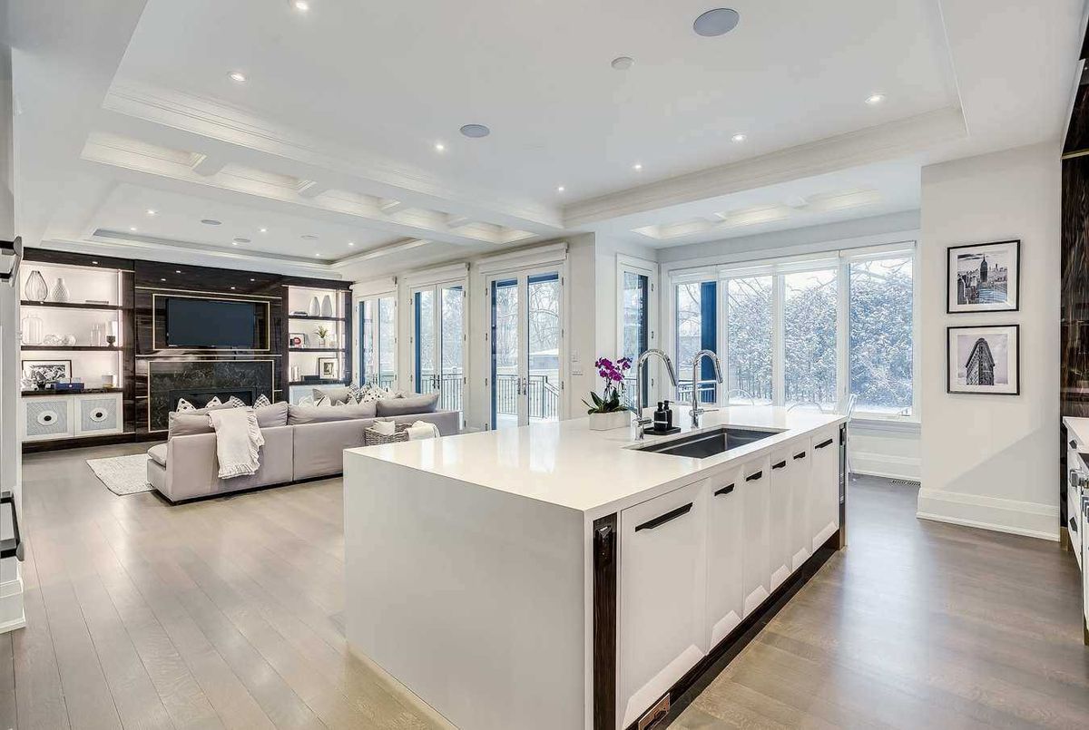 370 Glencairn Ave 370 Glencairn Ave Toronto