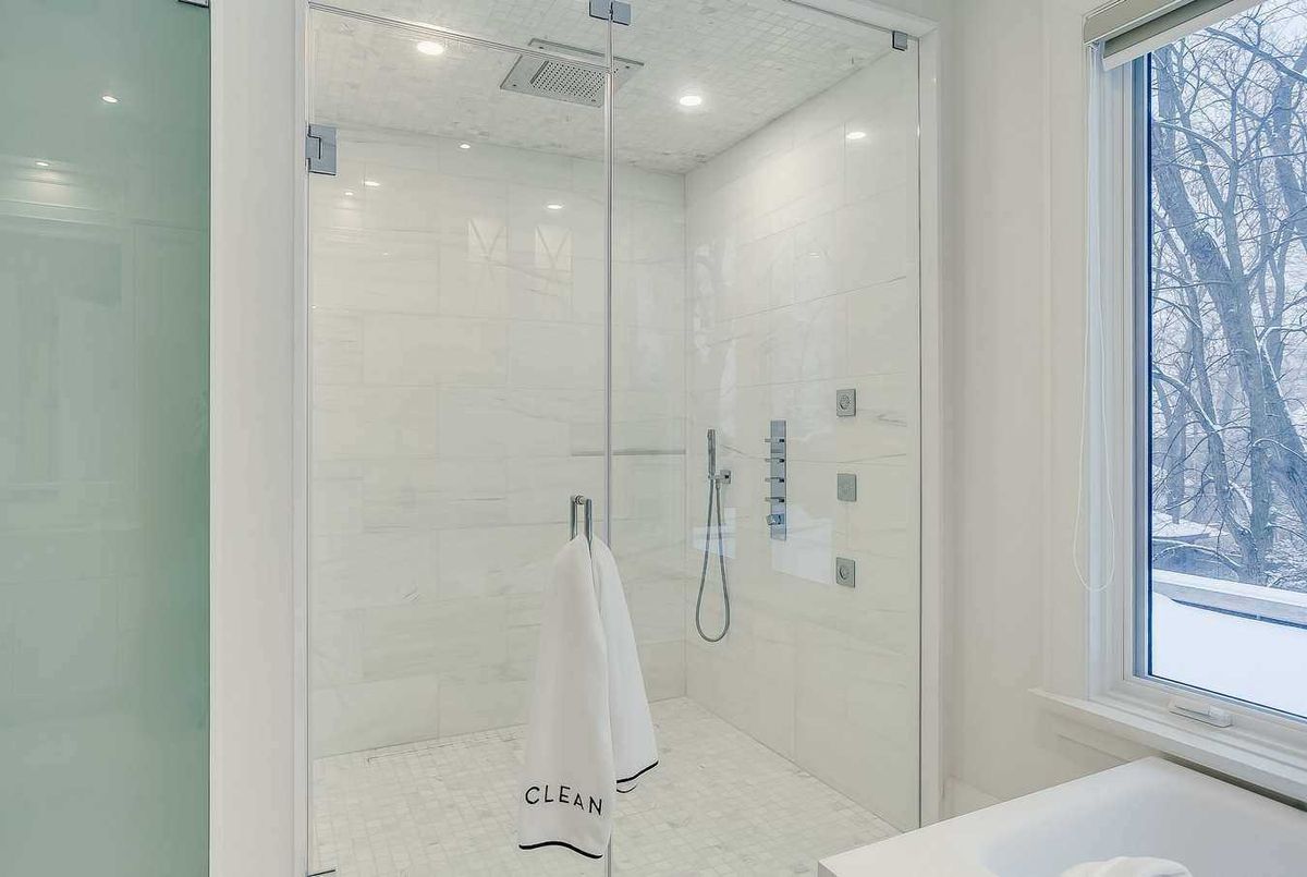 370 Glencairn Ave 370 Glencairn Ave Toronto